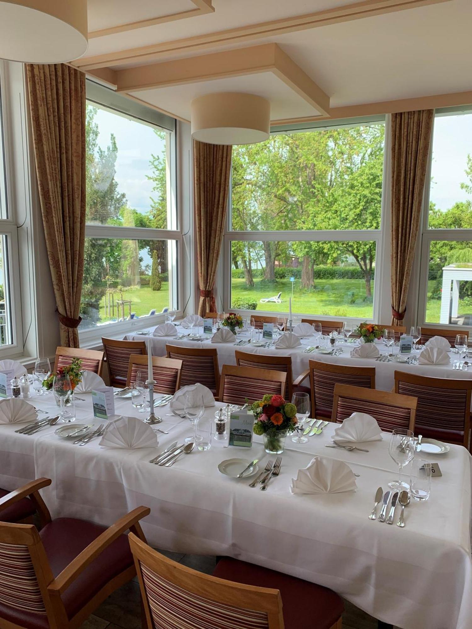 Strandhotel Loechnerhaus Reichenau Exteriör bild