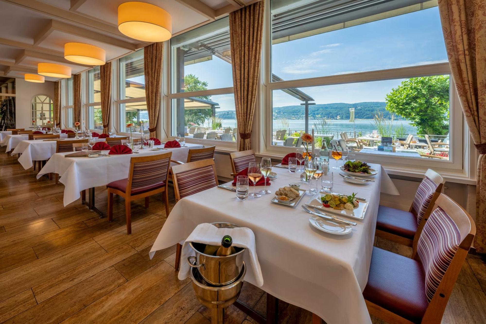 Strandhotel Loechnerhaus Reichenau Exteriör bild