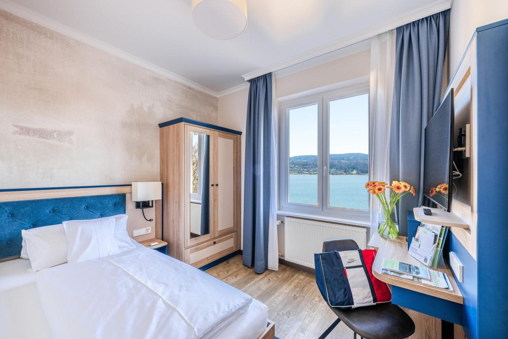 Strandhotel Loechnerhaus Reichenau Exteriör bild