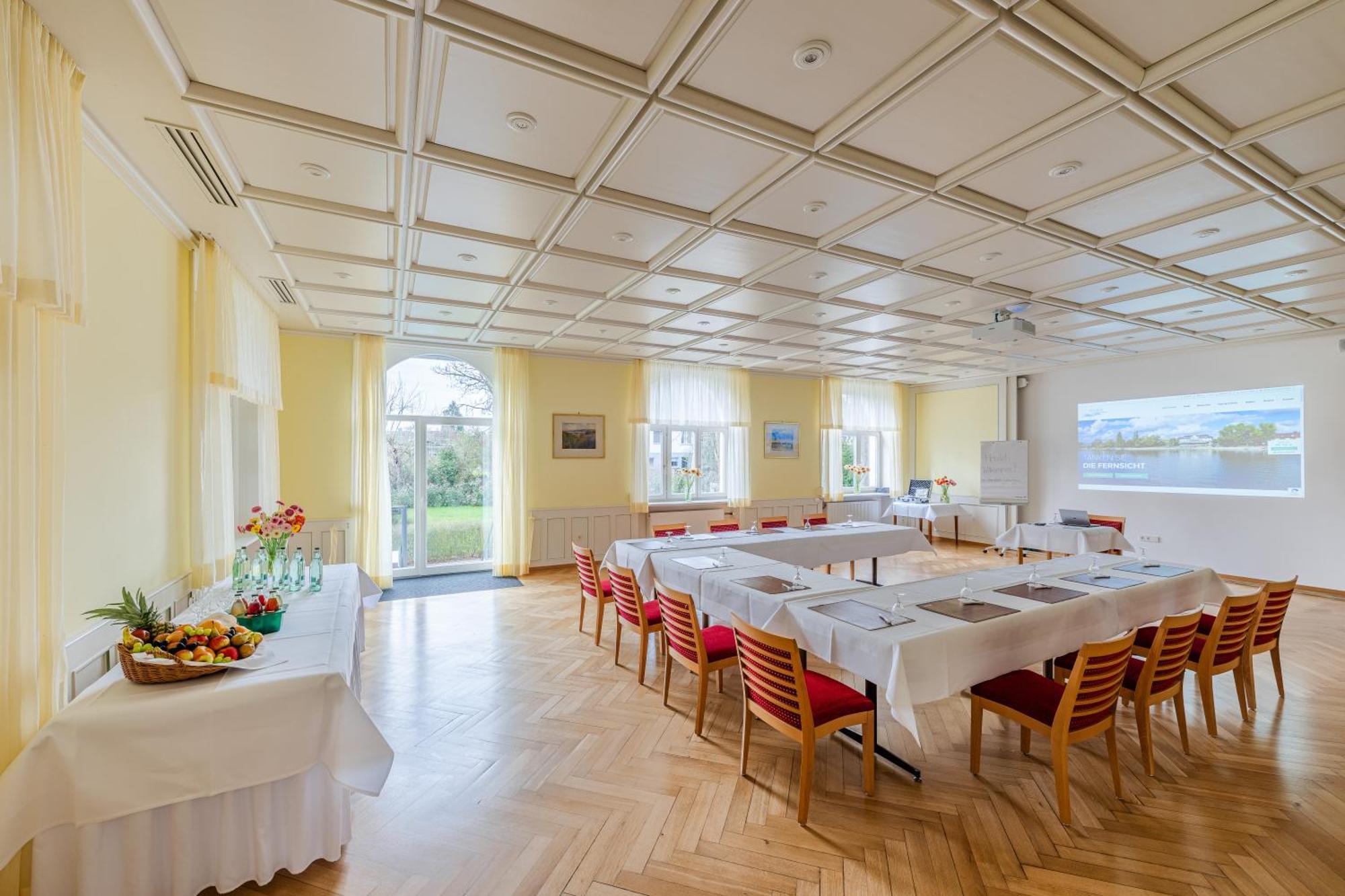 Strandhotel Loechnerhaus Reichenau Exteriör bild