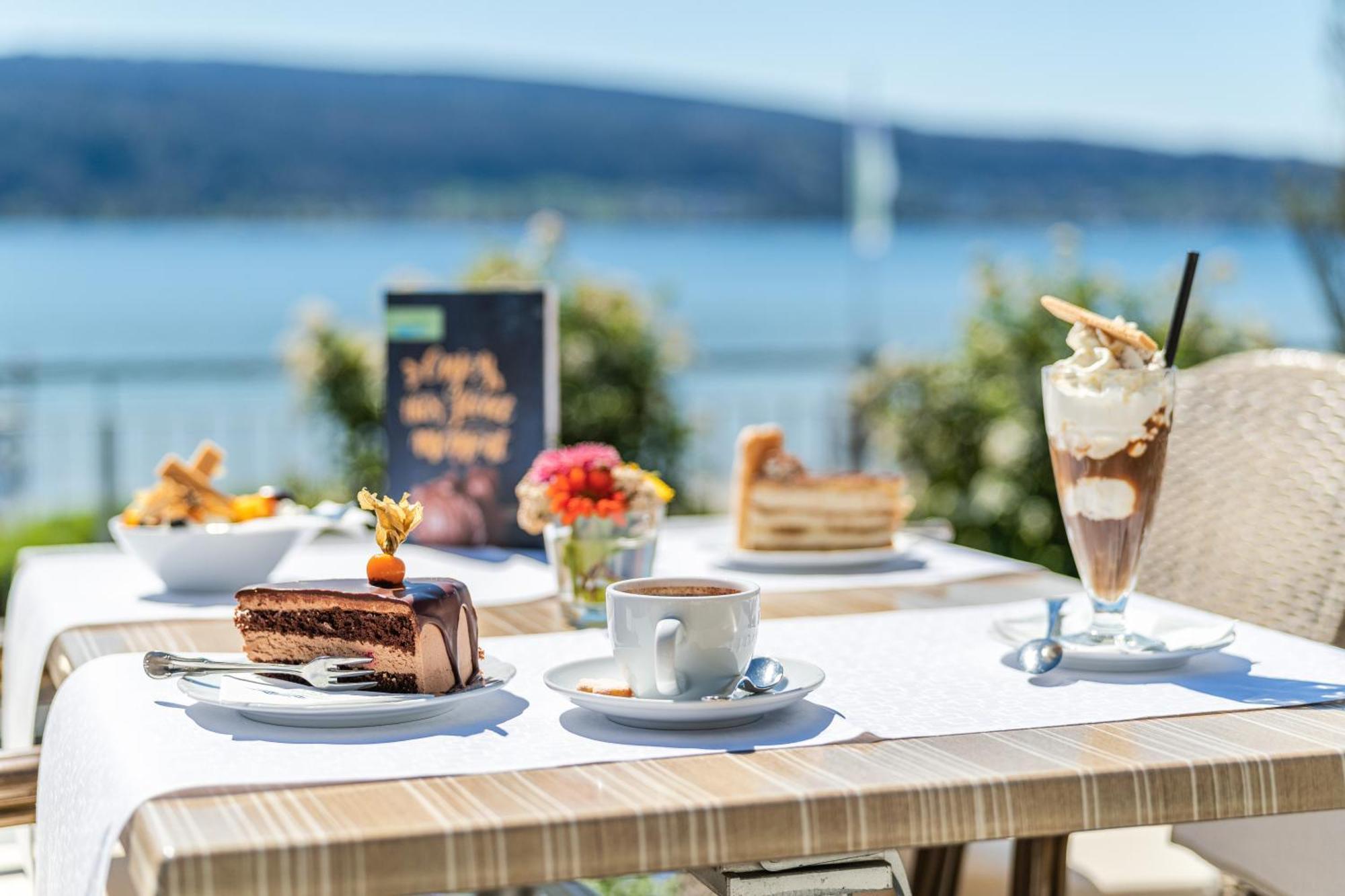 Strandhotel Loechnerhaus Reichenau Exteriör bild