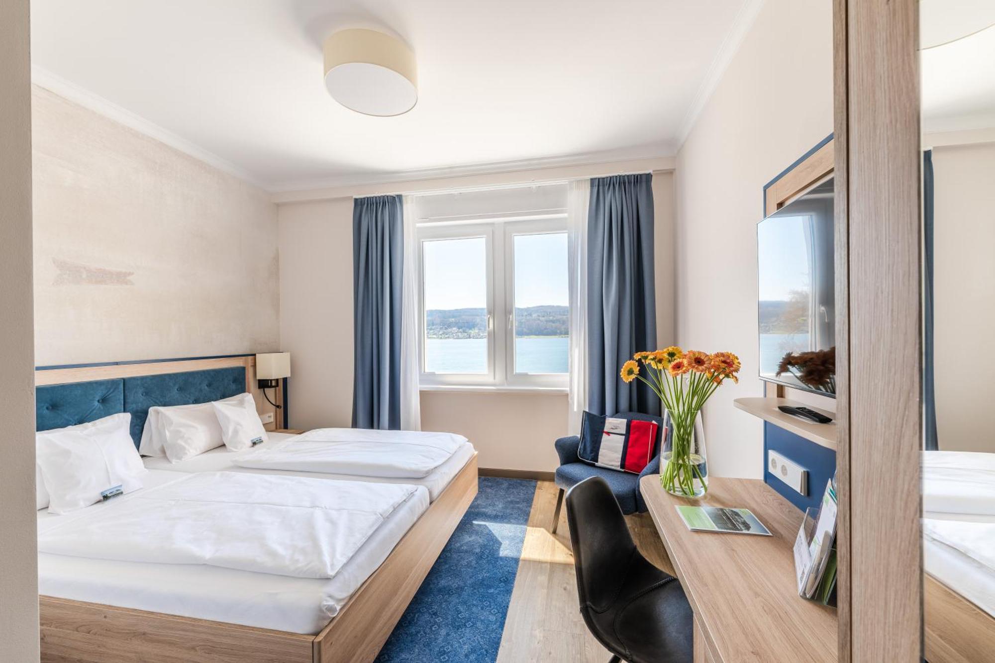 Strandhotel Loechnerhaus Reichenau Exteriör bild